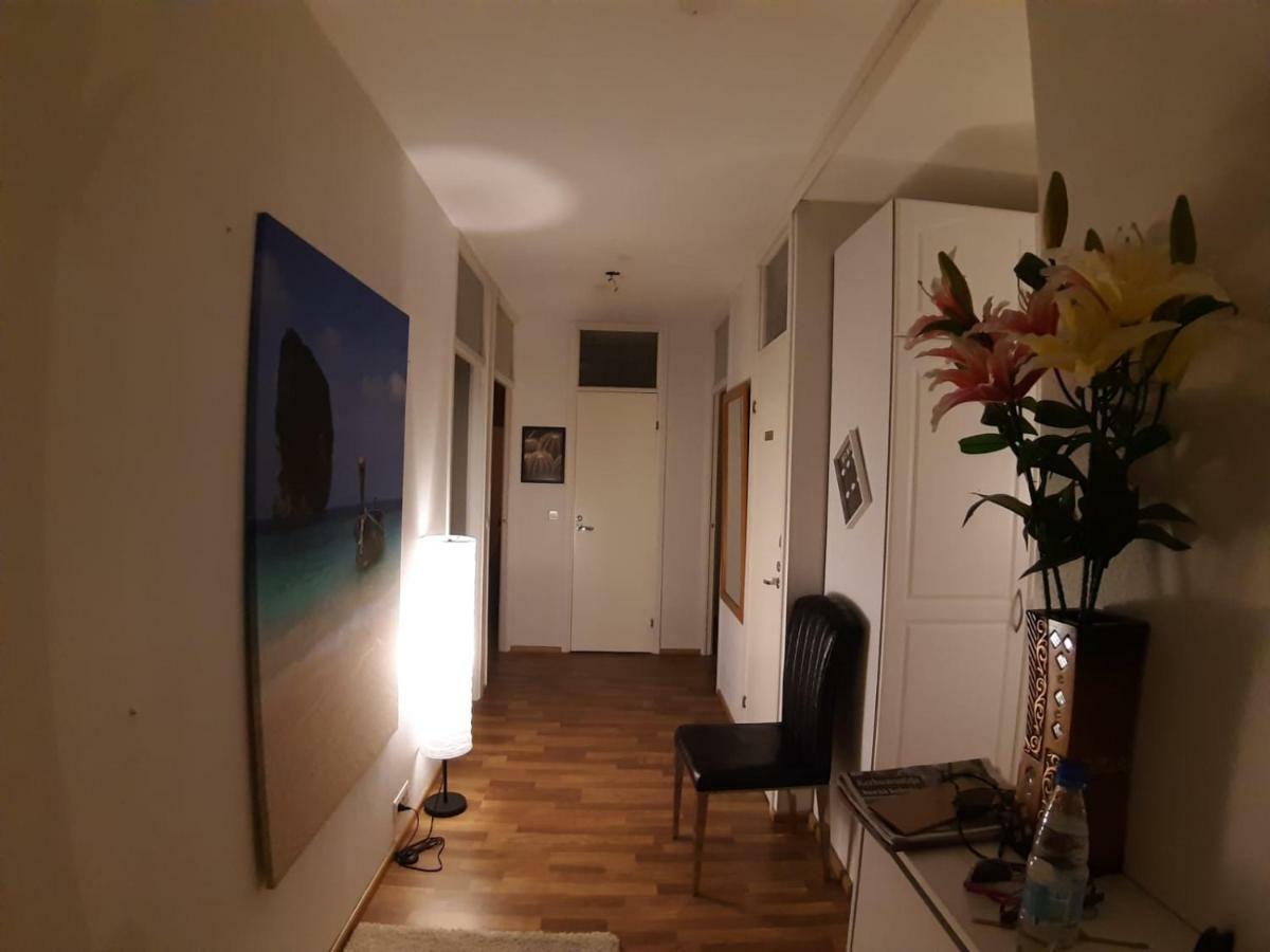 Tulppaani Hotel Vantaa Buitenkant foto